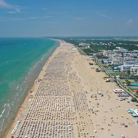 Apartment Seaside With Big Balcony - Beahost